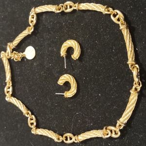 ANNE KLEIN ELEGANT NECKLACE WITH GOLDEN BRAIDED STATIONS